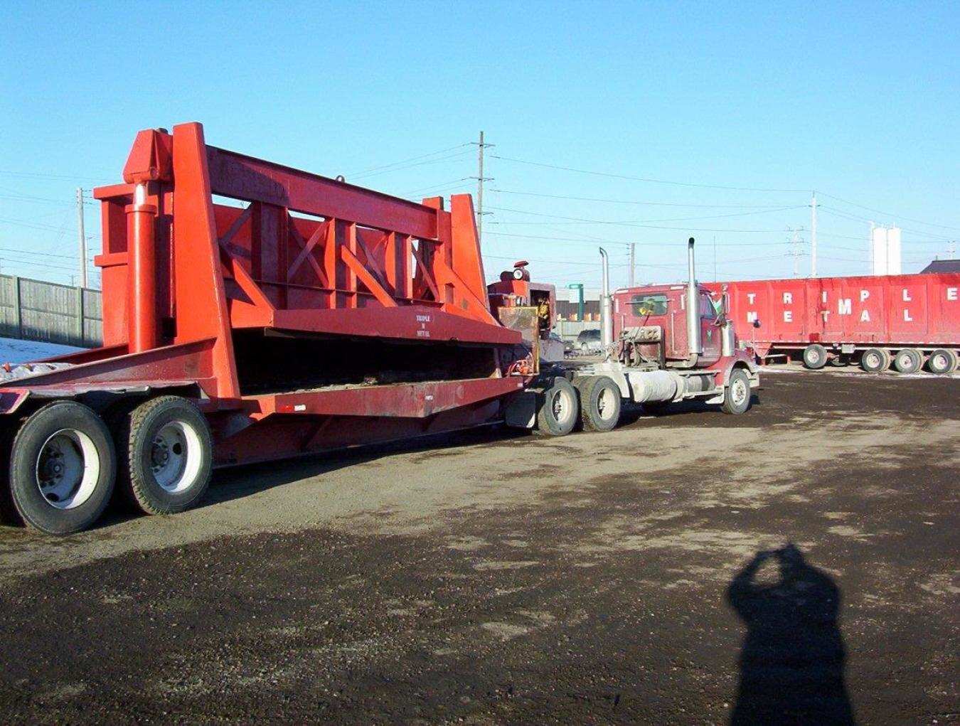 Crusher for scrap metal recycling